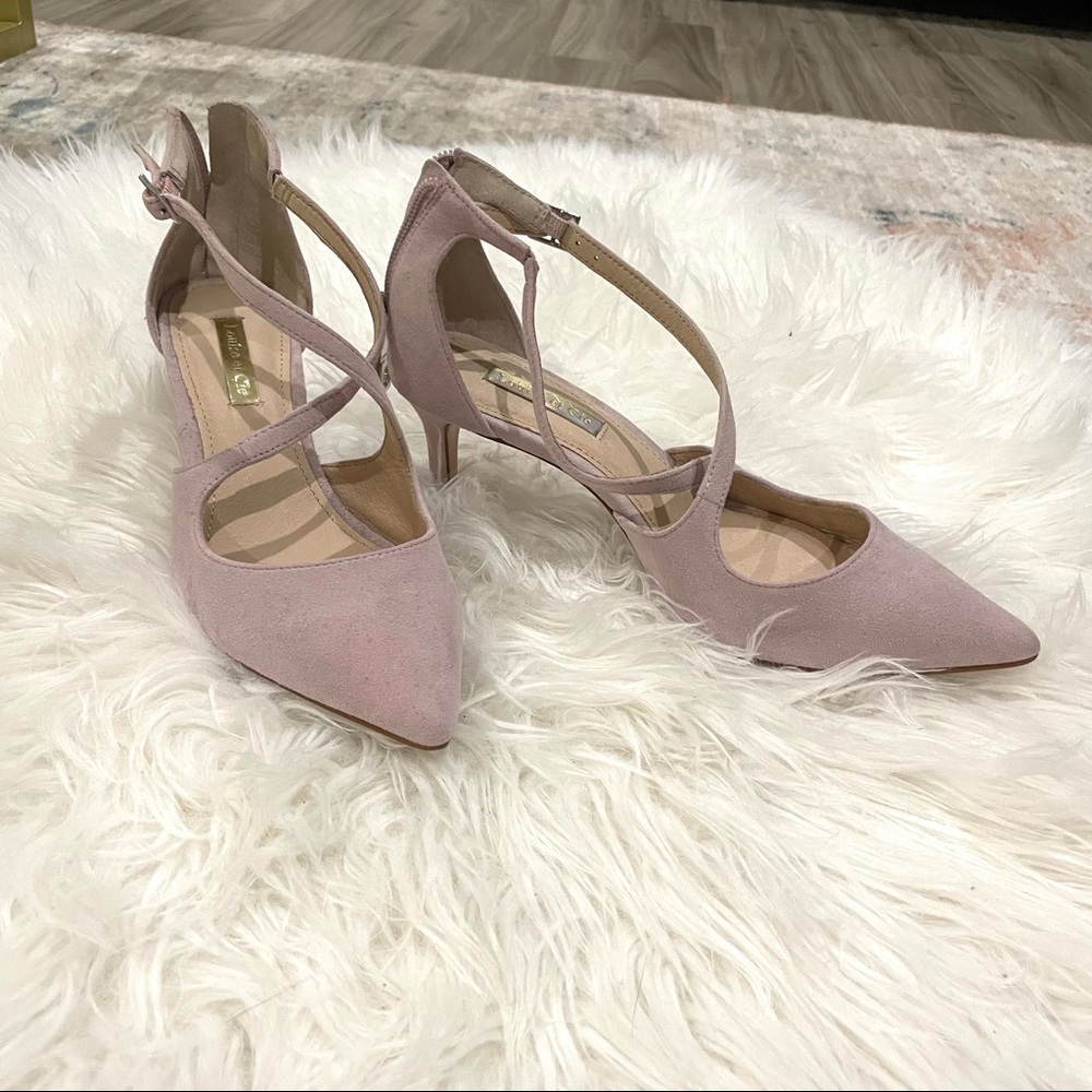 Louise et Cie Lavender strapped kitty heel size 5.5